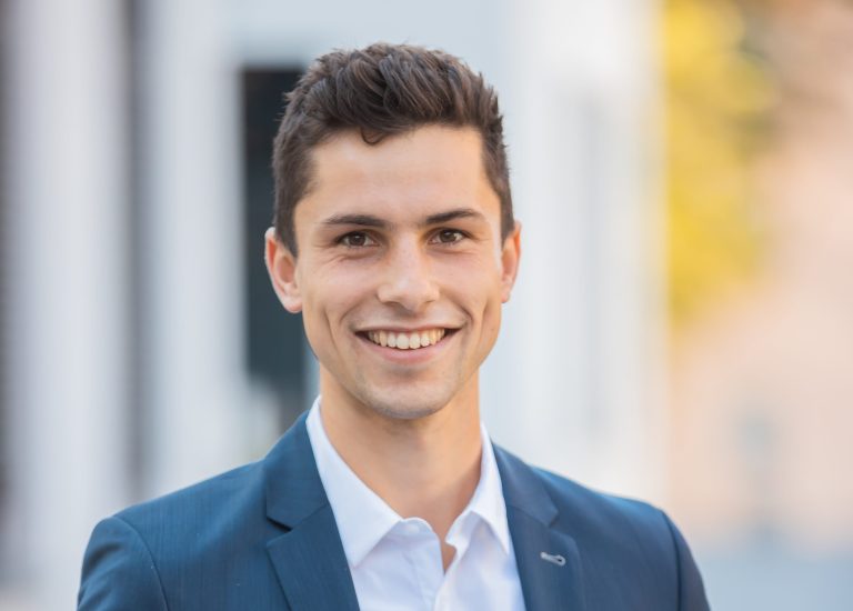 Absolvent M.A. BWL und Management